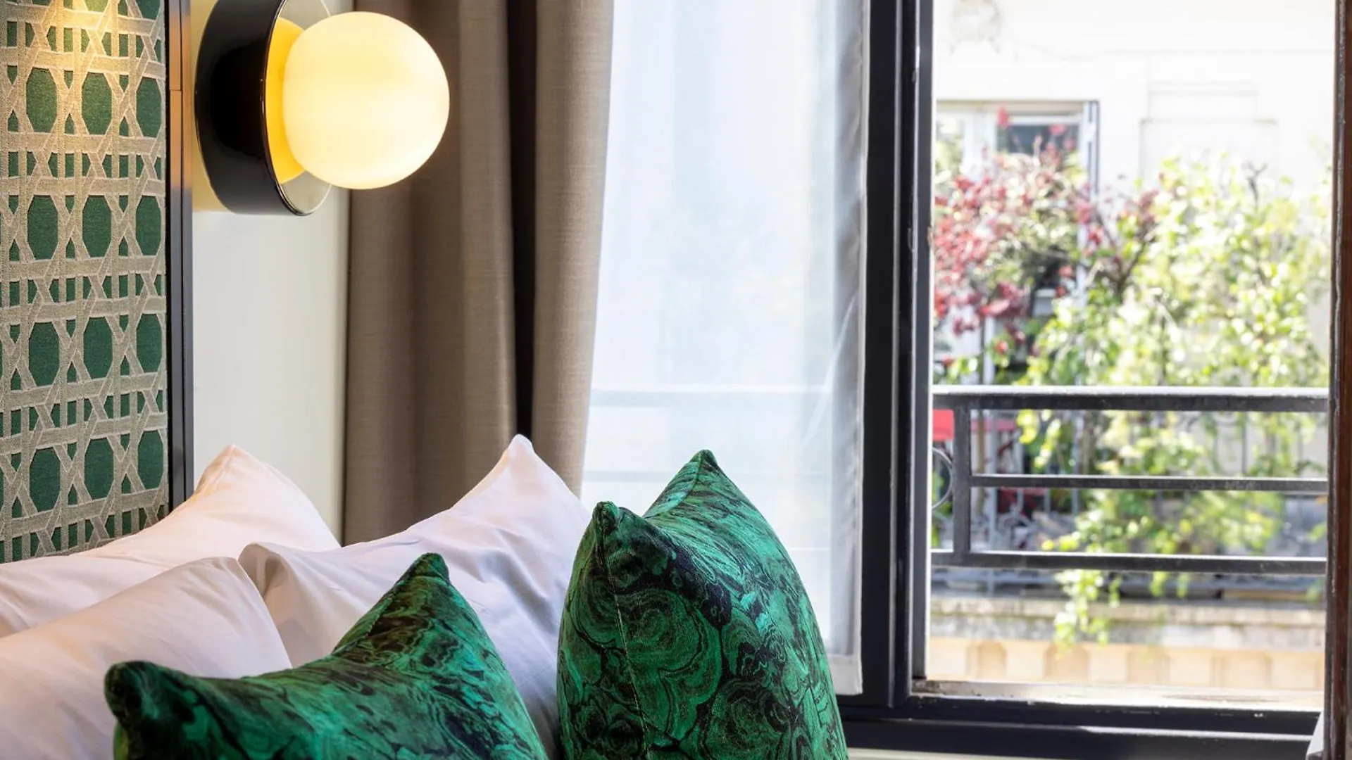 Avalon Cosy 4*